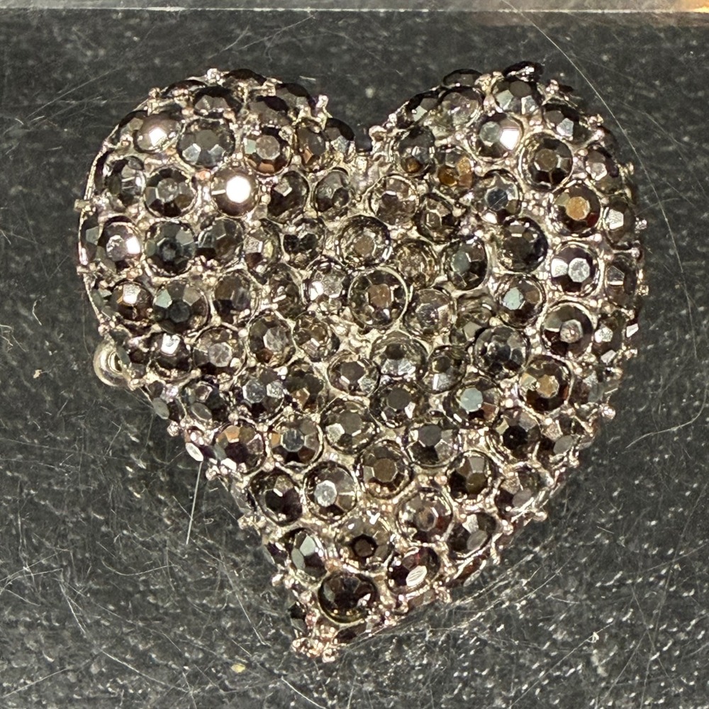 Vintage Puffed Heart Rhinestone Stretch Ring Silver Tone Hematite Grey Glam